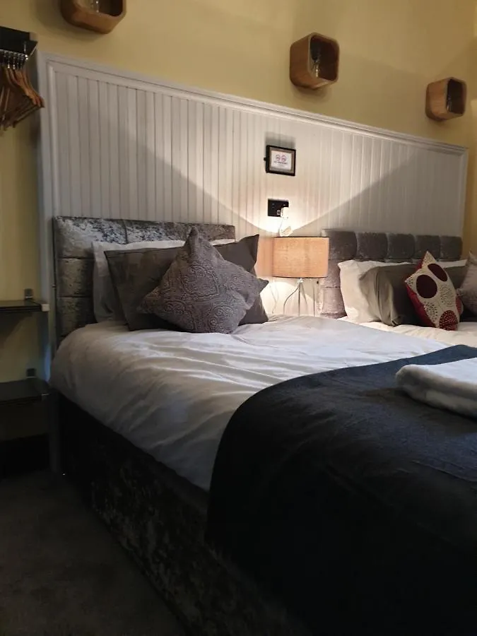 Dundee Terrace - Rooms In The City